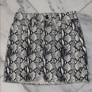 Frame Snake Mini Skirt